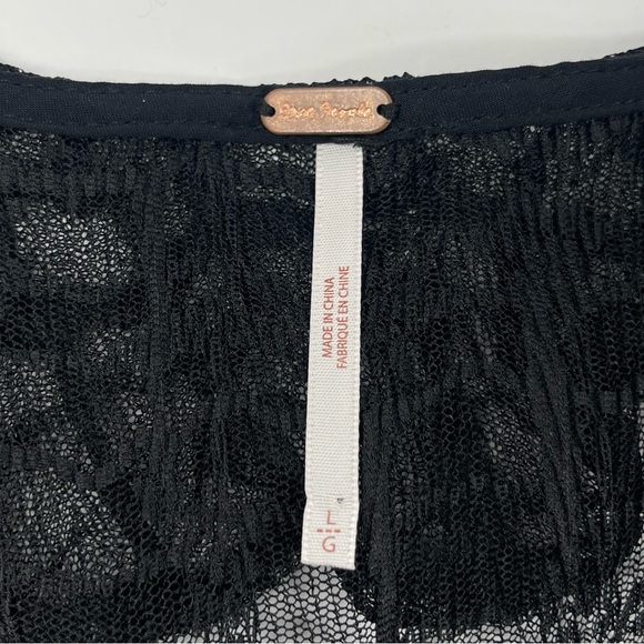 FREE PEOPLE Women's Black Sheer Lace Blouse Ruffle Neck Button Front Size Large - Picture 4 of 8